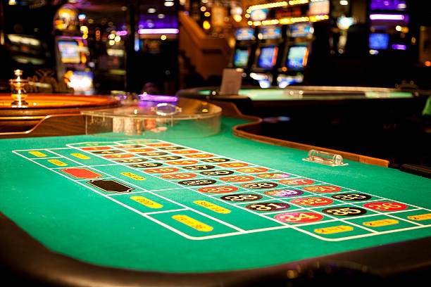 ratutogel slot platform interface showing live dealer, sportsbook, and slots sections