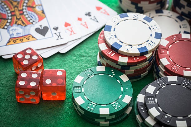 Professional croupier at Wolf Gold roulette table with multi-angle camera setup